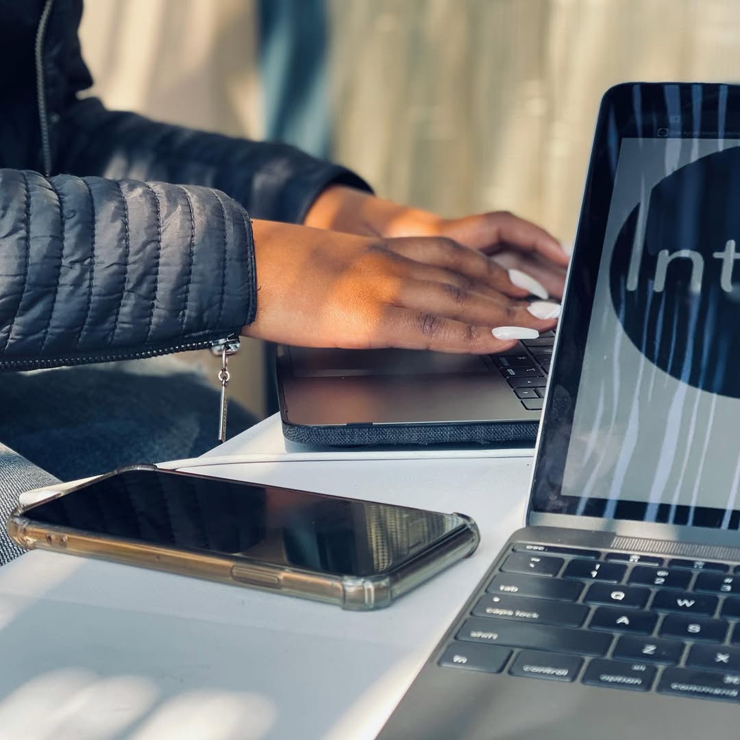 Intelia service visual